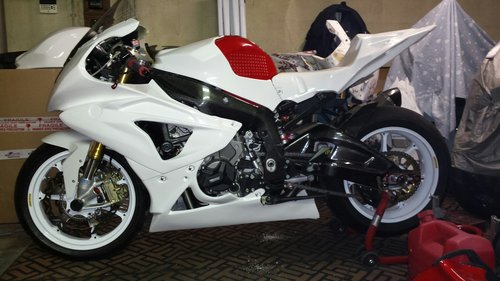 s1000rr_resized.jpg