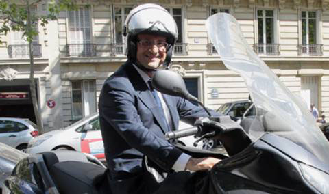 Hollande sur scoot.jpg