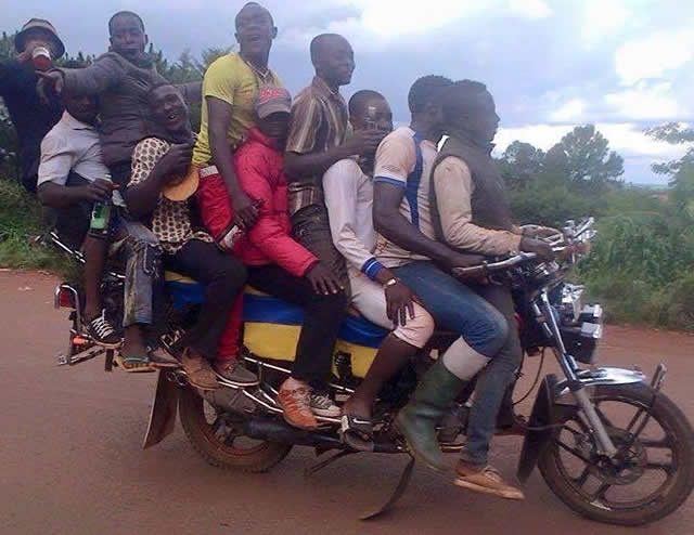 humour_moto_taxi_surchargee_640.jpg