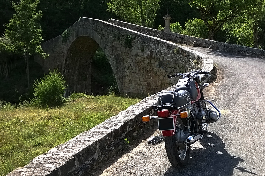 Vieux pont Versols.v3.redim.jpg